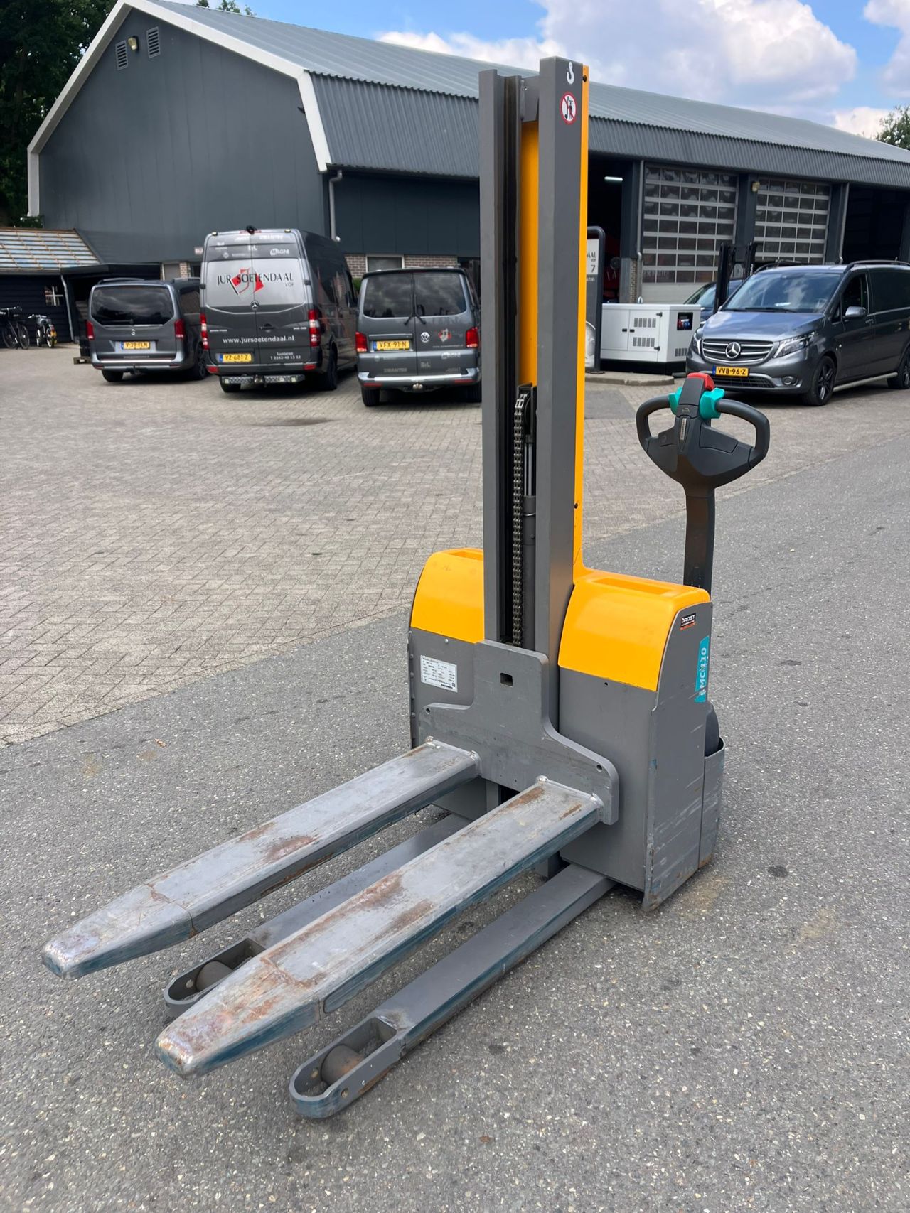JUNG HEINRICH EMC110 stapelaar
