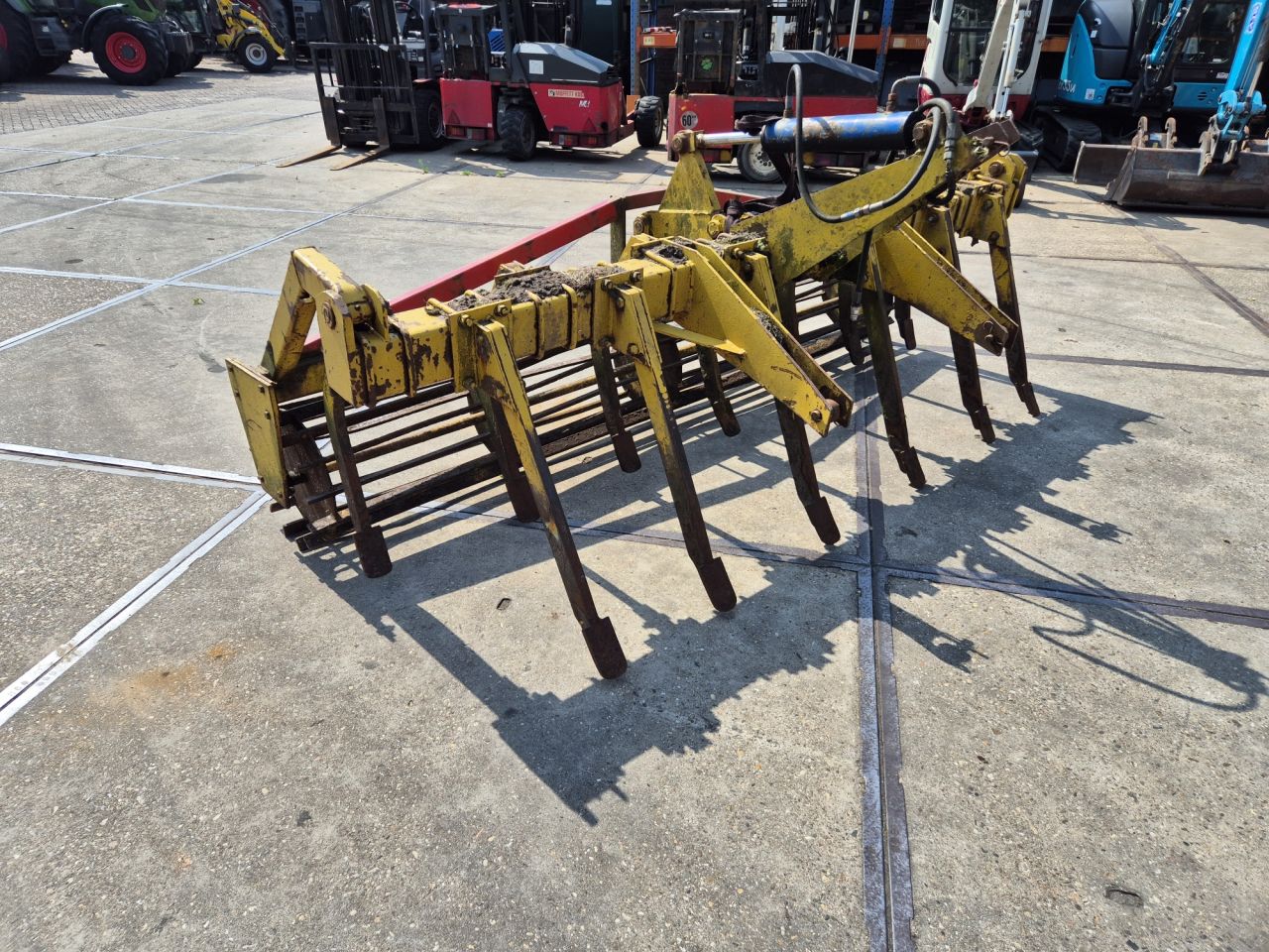 Gebruikte cultivator 3 meter met rol