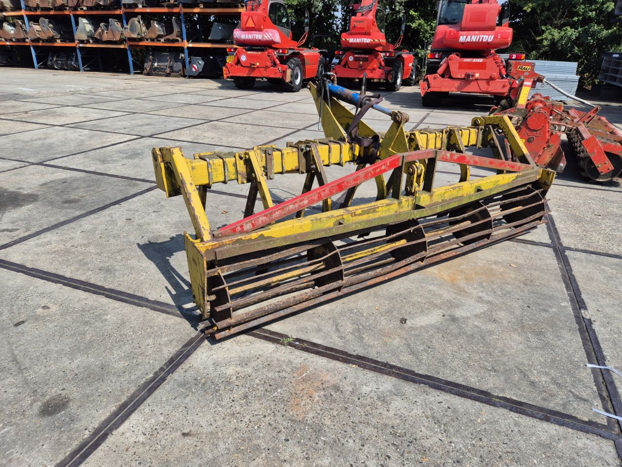 Gebruikte cultivator 3 meter met rol