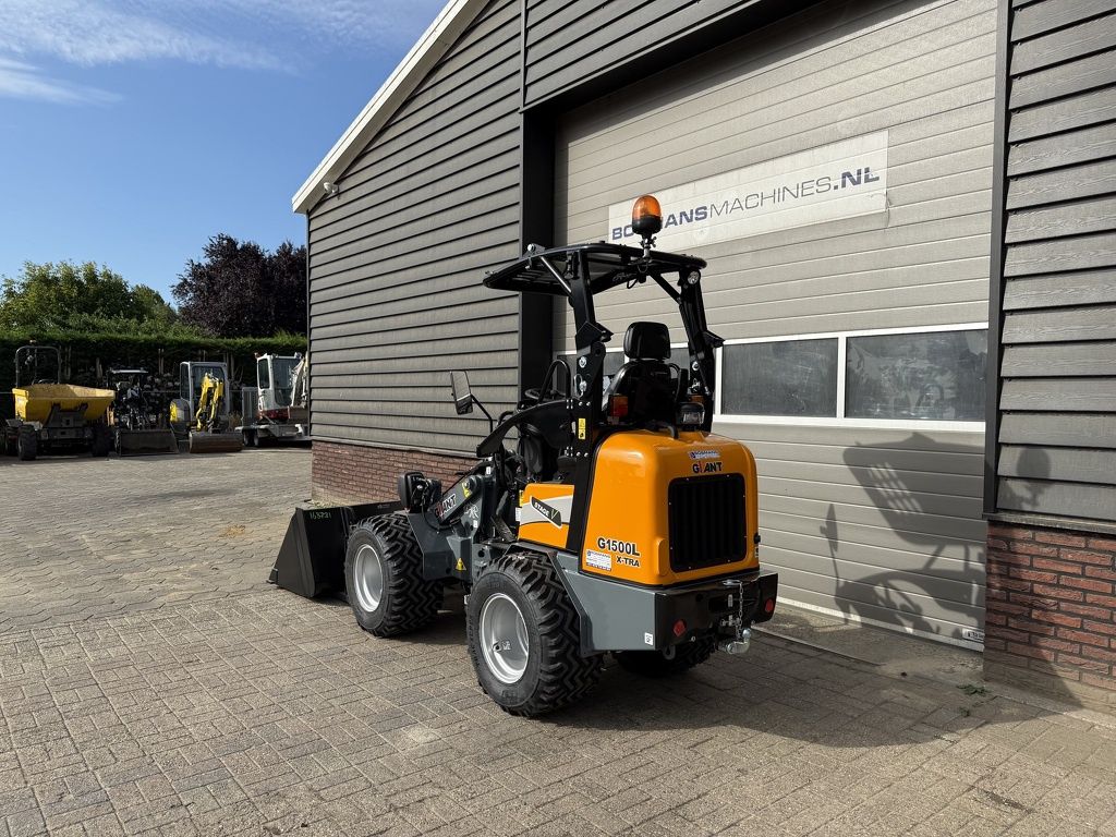 Giant G1500 L X-TRA minishovel NIEUW €495 LEASE