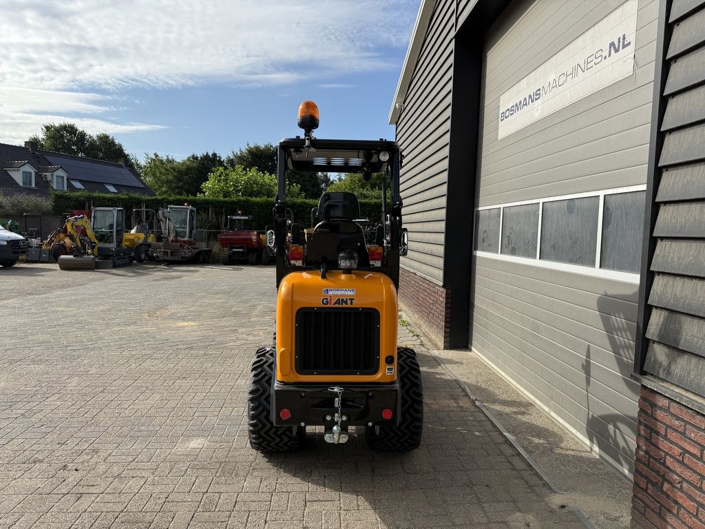 Giant G1500 L X-TRA minishovel NIEUW €495 LEASE