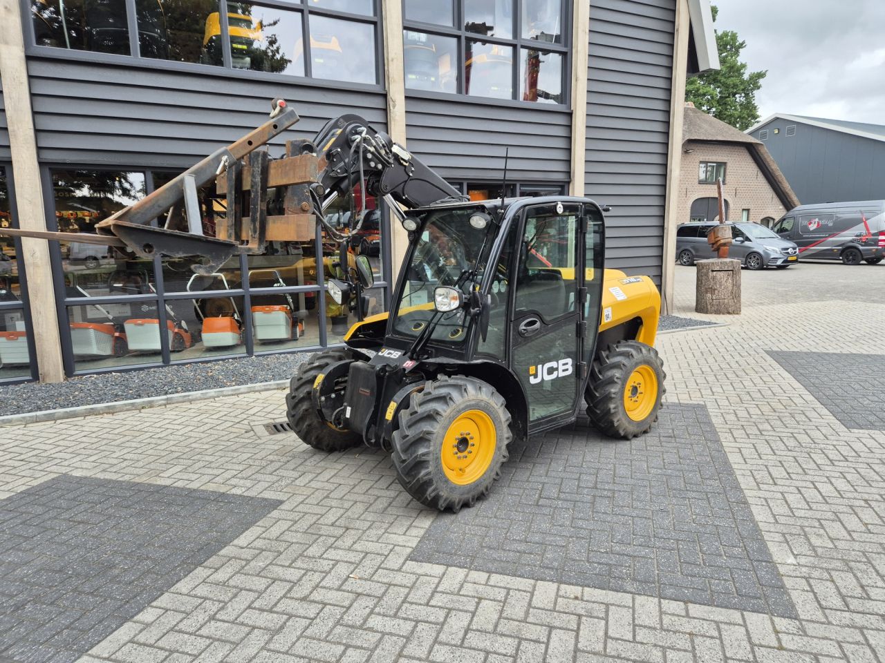 JCB 516-40 verreiker met hefhoogte 4 m