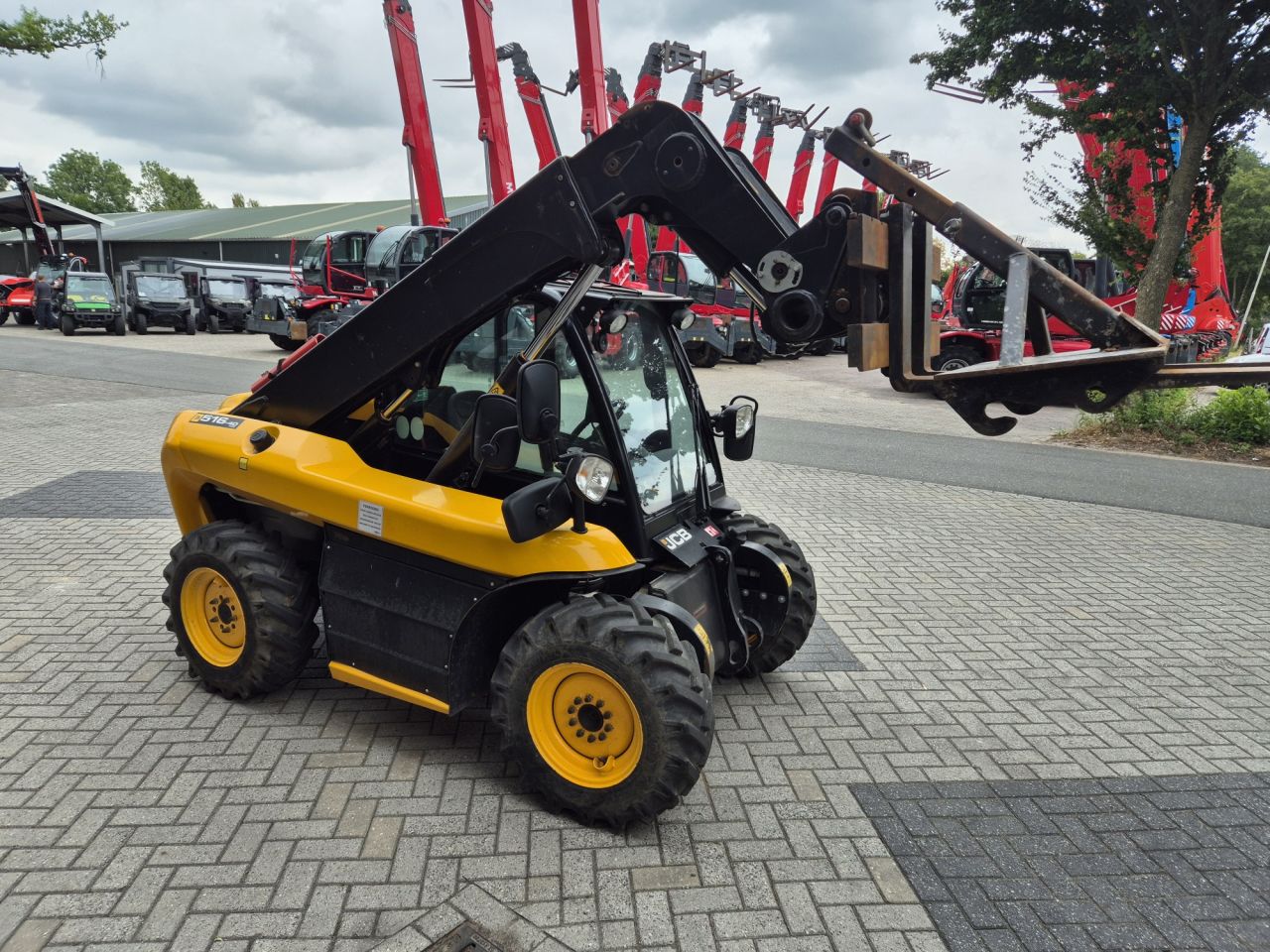 JCB 516-40 verreiker met hefhoogte 4 m