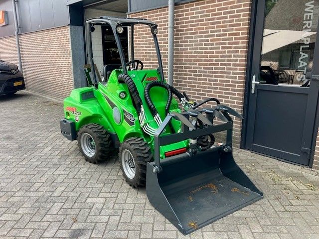 AVANT 423 minishovel met gewicht 1080 kgs