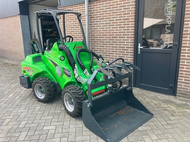 AVANT 423 minishovel met gewicht 1080 kgs