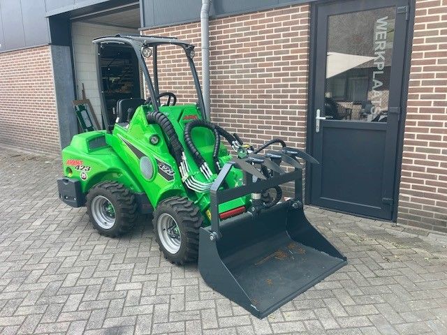 AVANT 423 minishovel met gewicht 1080 kgs