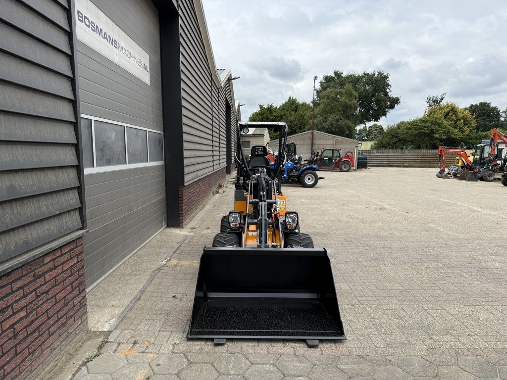 Giant G1200 minishovel / kniklader NIEUW €400 LEASE