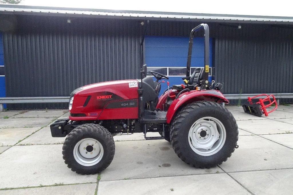 Knegt Compacttrekker DEMO Weinig uren! 404G2