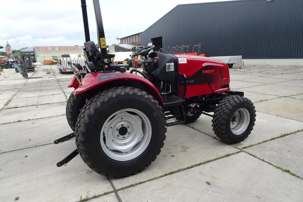 Knegt Compacttrekker DEMO Weinig uren! 404G2