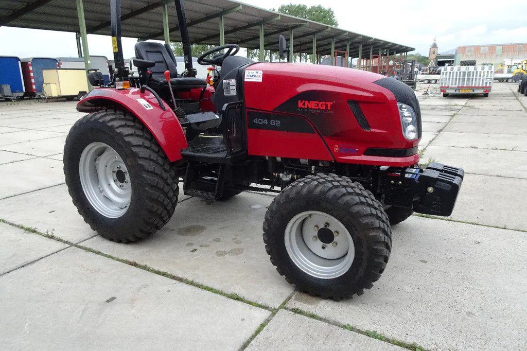 Knegt Compacttrekker DEMO Weinig uren! 404G2