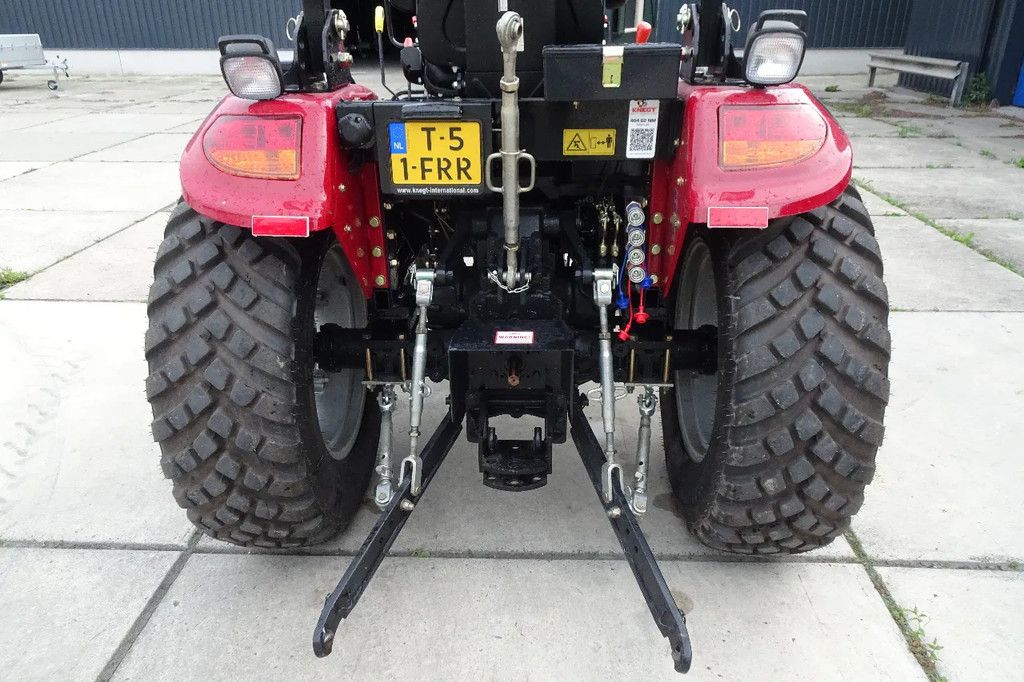 Knegt Compacttrekker DEMO Weinig uren! 404G2
