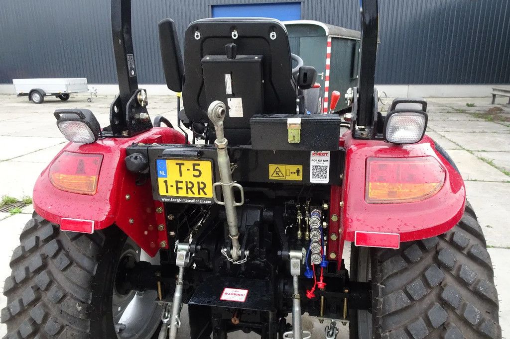 Knegt Compacttrekker DEMO Weinig uren! 404G2