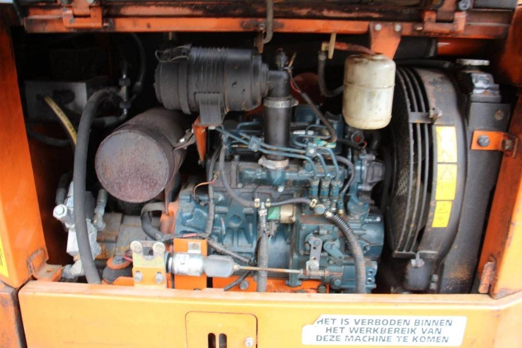 Hitachi HX99B Diesel 11,7 m Teleskoparbeitsbühne 2000