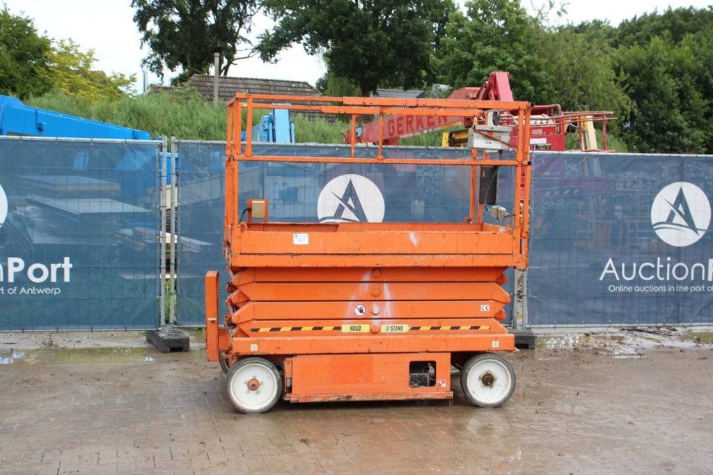 Scissor Lift Skyjack SJ III - 4626 Electric 9.92m 2011