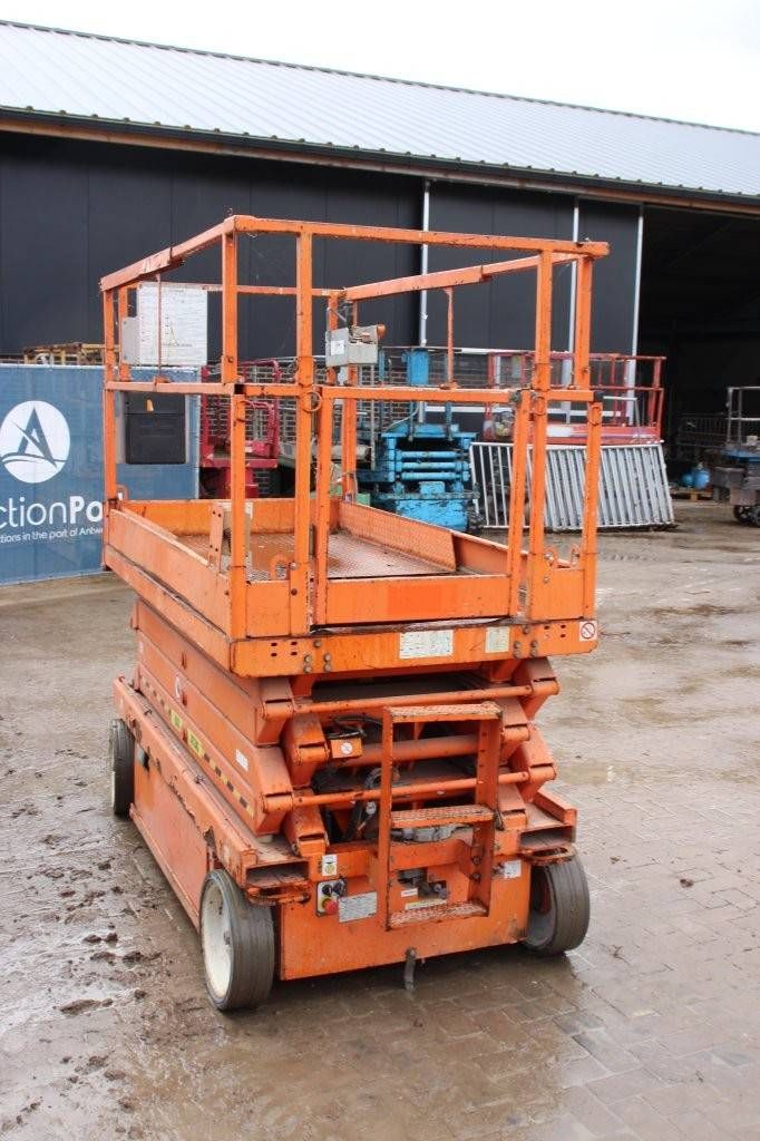 Scissor Lift Skyjack SJ III - 4626 Electric 9.92m 2011