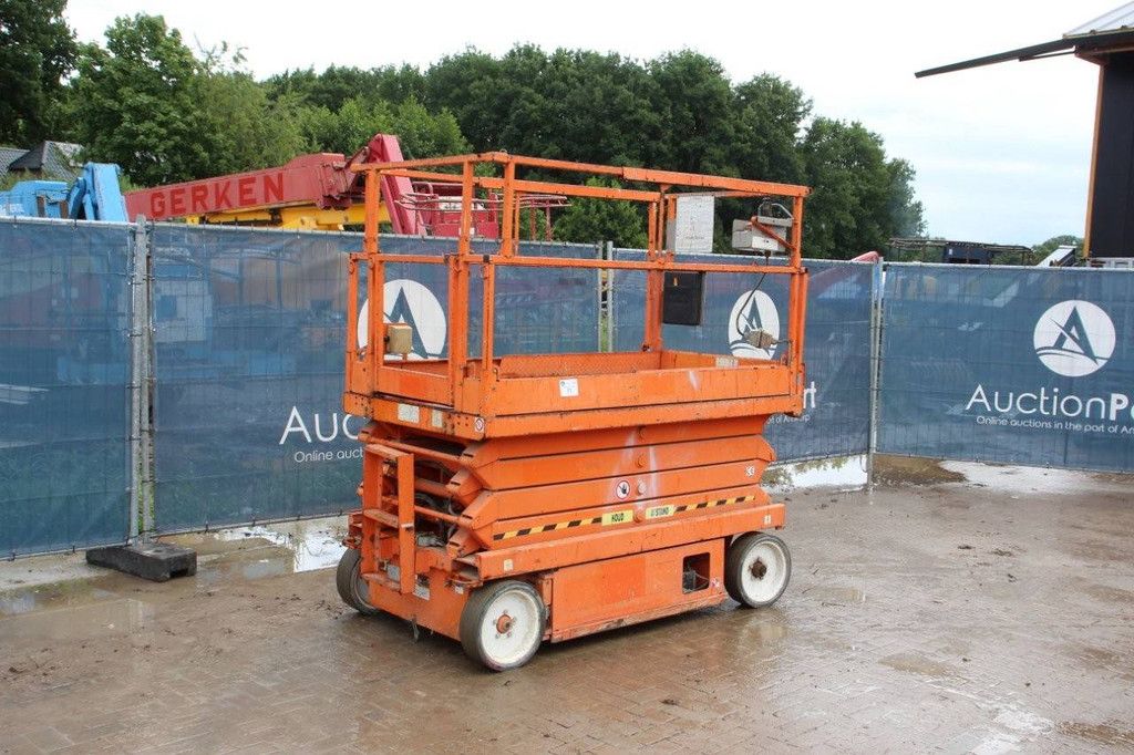 Scissor Lift Skyjack SJ III - 4626 Electric 9.92m 2011