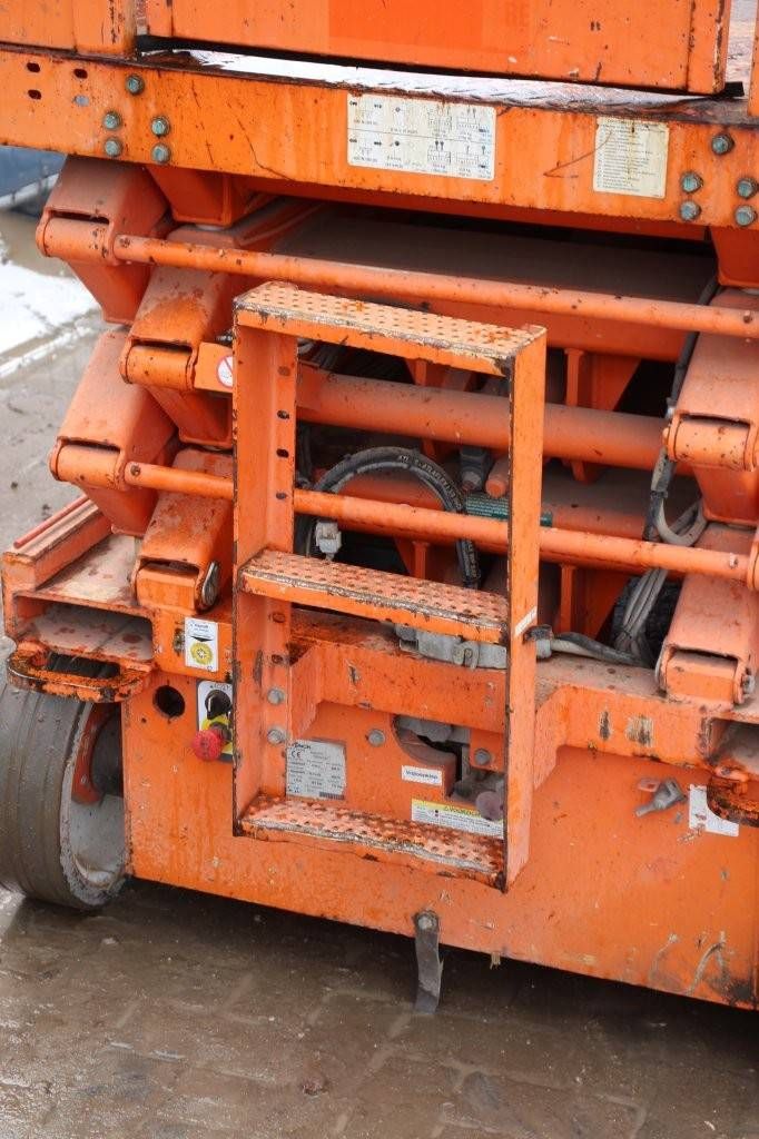 Scissor Lift Skyjack SJ III - 4626 Electric 9.92m 2011