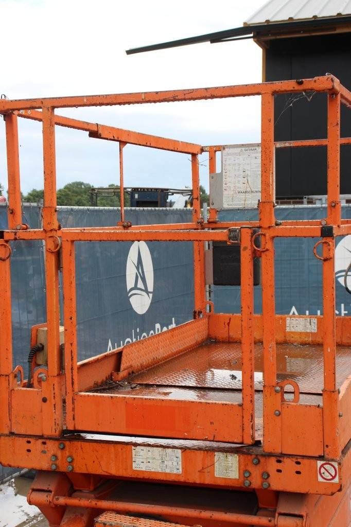 Scissor Lift Skyjack SJ III - 4626 Electric 9.92m 2011