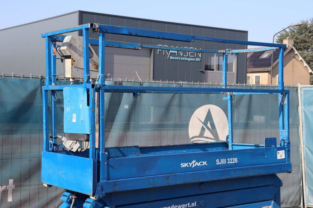 Scherenbühne Skyjack SJIII 3226 Elektro 9,92m