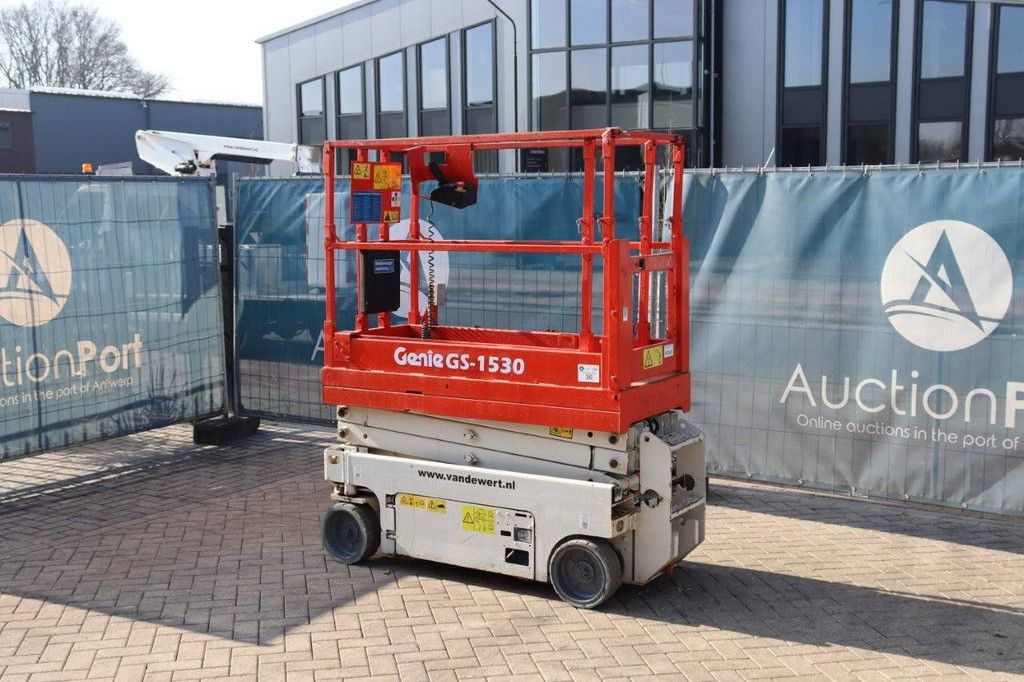 Scissor lift Genie GS1532 Electric 6.4m 2014