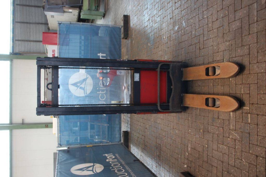 Stacker Linde L12 Electric 1200kg 2.53m