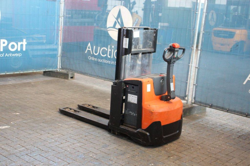 Stapelaar BT SWE140L Elektrisch 2000kg 2015