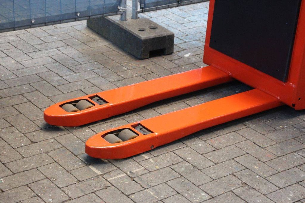 Pallet truck T16 Electric 1600kg 2019