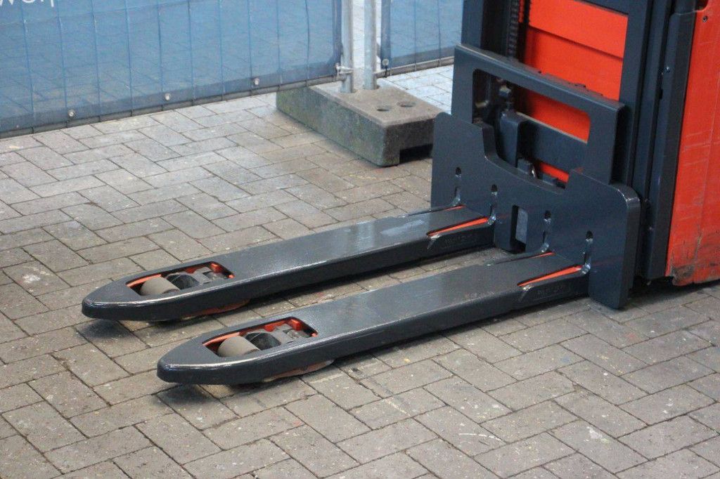 Stacker Linde D12 AP Electric 1200kg 2.01m 2020