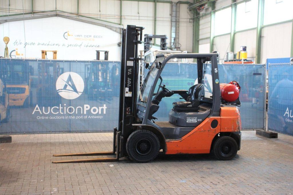 Forklift Toyota 4Y ECS LPG 2500kg 4.0m 2009
