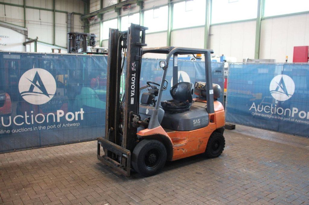 Heftruck Toyota 42-7FGF25 LPG 2500kg 3.7m 2003