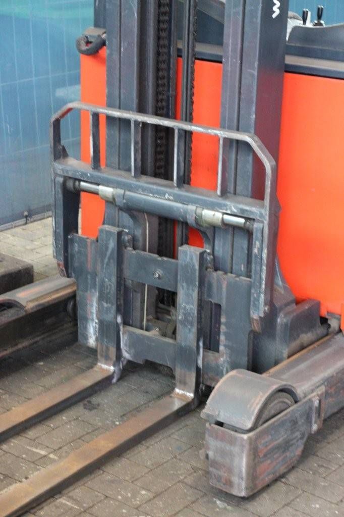 Schubmaststapler Linde R14S Elektro 1400kg 7,29m 2005