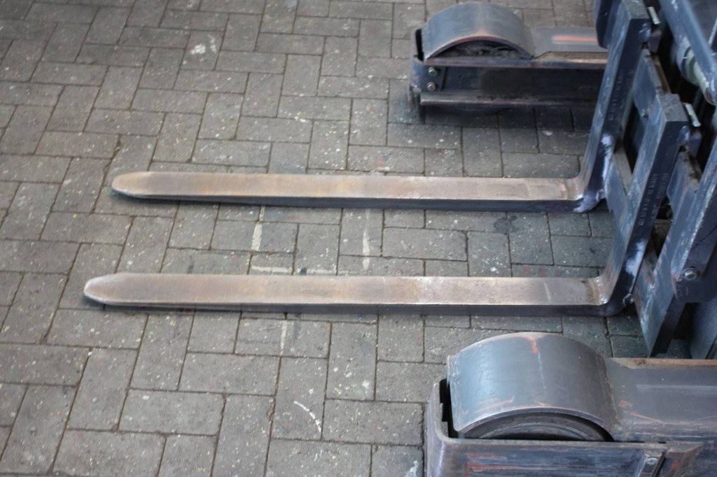 Schubmaststapler Linde R14S Elektro 1400kg 7,29m 2005