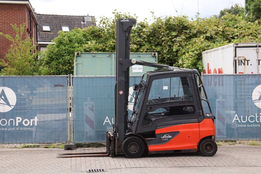 Gabelstapler Linde E25L-01 Elektro 2500kg 2012