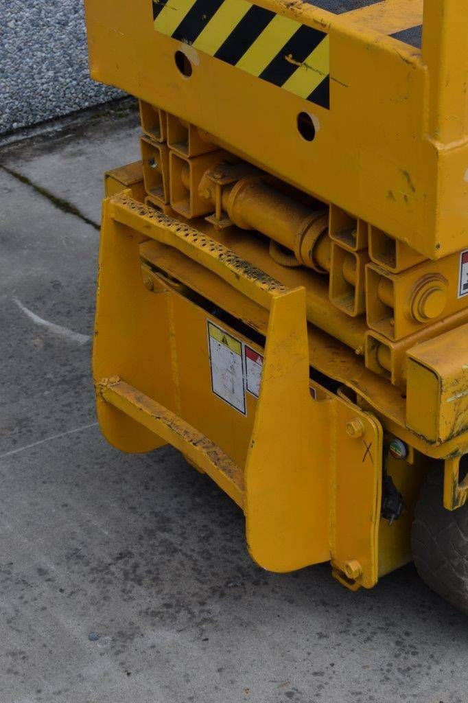 Scissor lift Haulotte Compact 8 Electric 350kg 8m 2002