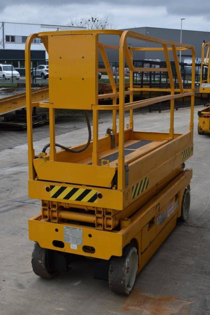 Scissor lift Haulotte Compact 8 Electric 350kg 8m 2002