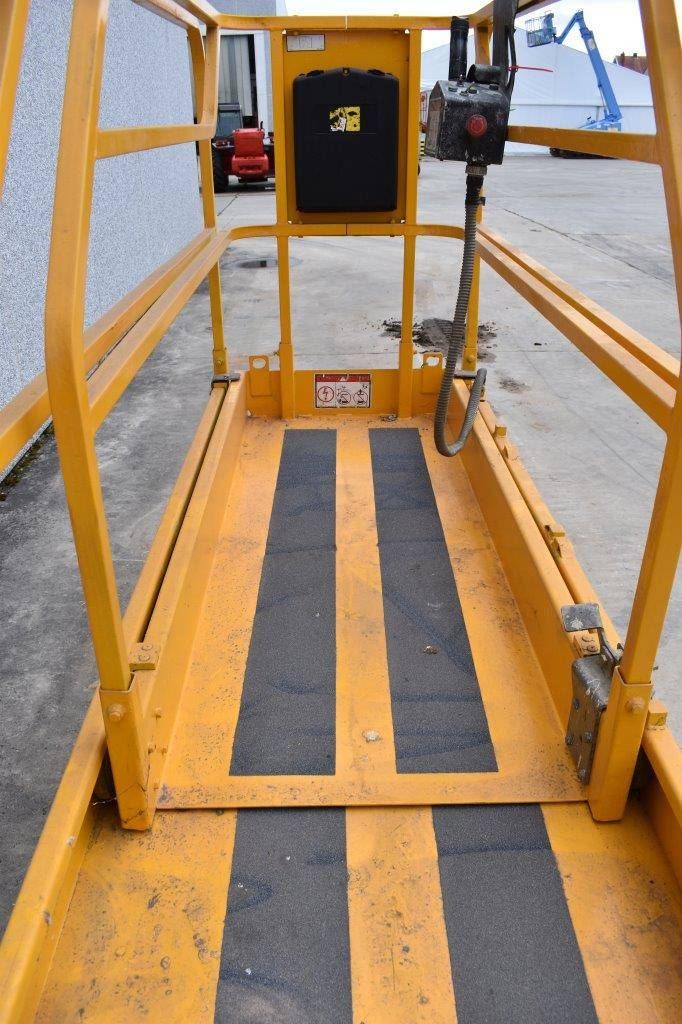 Scissor lift Haulotte Compact 8 Electric 350kg 8m 2002