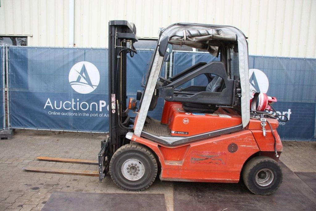 Forklift BT CBG 25 LPG 2500kg 4.2m 2004