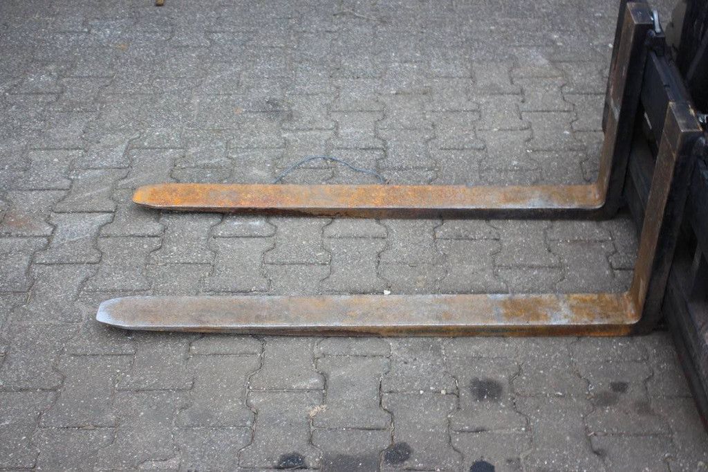 Forklift BT CBG 25 LPG 2500kg 4.2m 2004