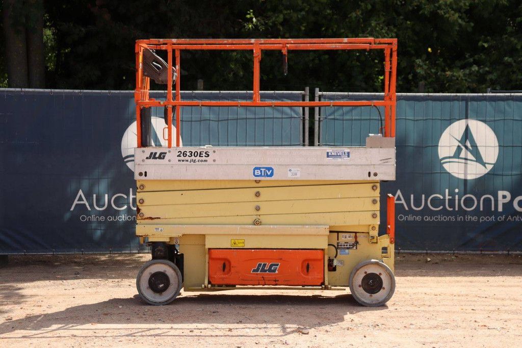 JLG 2630ES Electric Scissor Lift 9.7m 2011