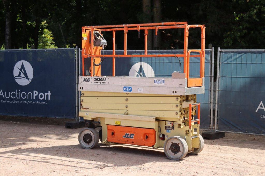 JLG 2630ES Electric Scissor Lift 9.7m 2011