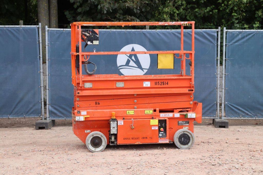 JLG R6 Electric Scissor Lift 7.64m 2015