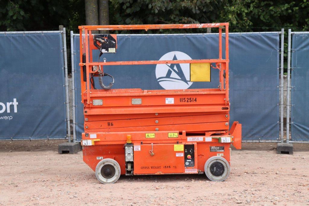 JLG R6 Electric Scissor Lift 7.64m 2015
