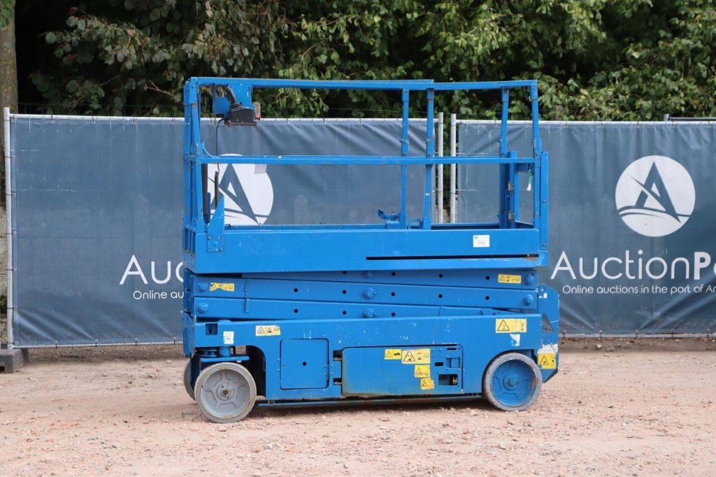 Scissor lift Genie GS-2032 Electric 8.1m 2007