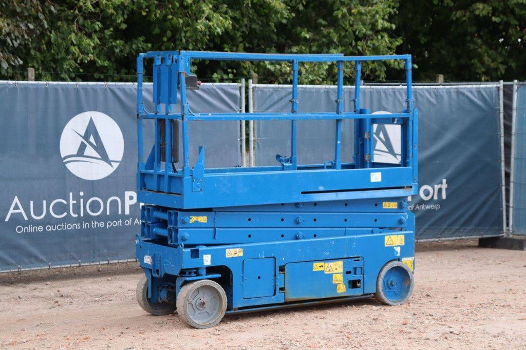 Scissor lift Genie GS-2032 Electric 8.1m 2007