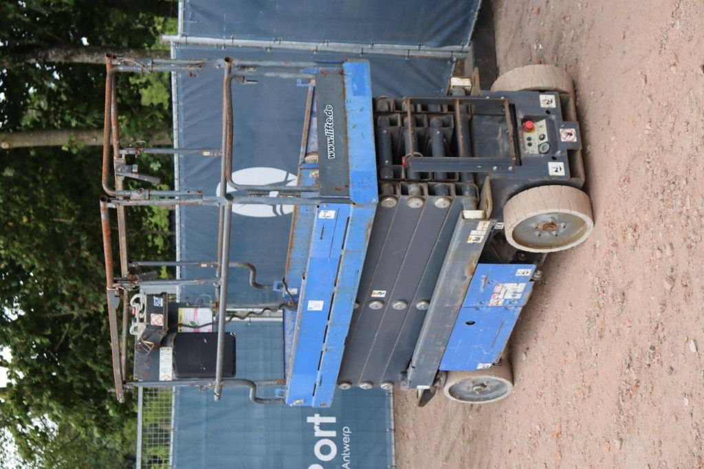 Scherenbühne Aichi SV08CNL Elektro 2012
