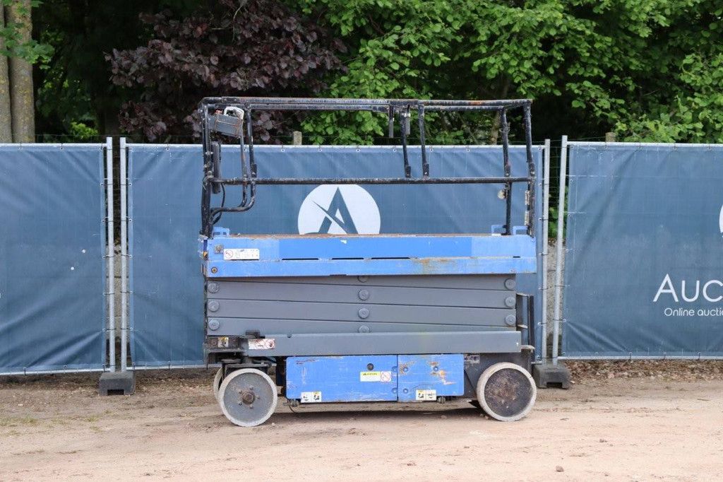 Scissor lift Aichi SV08CNL Electric 9.77m