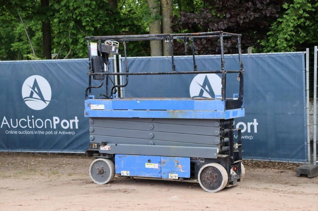 Scissor lift Aichi SV08CNL Electric 9.77m