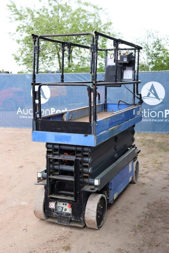 Scissor lift Aichi SV08CNL Electric 9.77m