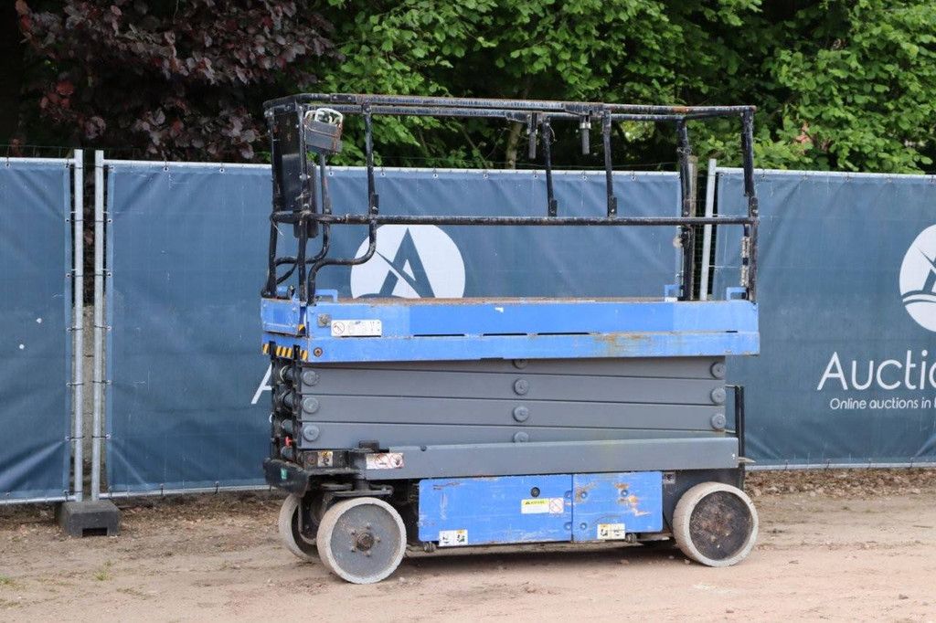 Scissor lift Aichi SV08CNL Electric 9.77m