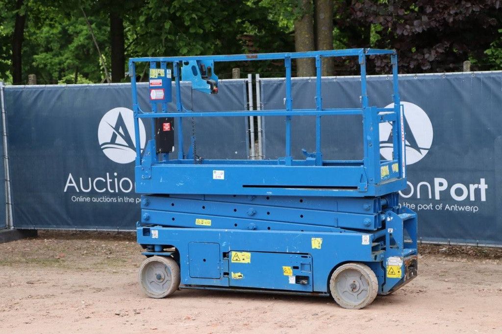 Scissor lift Genie GS-2032 Electric 8.13m 2007